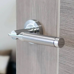 Atlantic Status Dakota Lever Door Handle on Round Rose - 139mm L