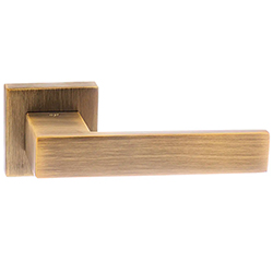 Atlantic Senza Pari Panetti Designer Lever Door Handle on Flush Square Rose - 134mm L