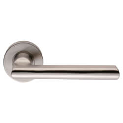 Carlisle Brass Eurospec Carlton Lever Handle On Round Rose
