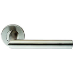 Carlisle Brass Eurospec Treviri Mitred Lever Handle On Round Rose