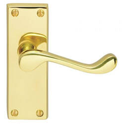 Carlisle Brass Victorian Lever Handle on Latch Backplate - 118 x 42mm
