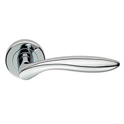 Carlisle Brass Serozzetta Shark Lever Handle on Round Rose