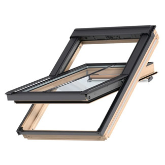 Velux Manual Conservation Center Pivot Roof Window - 70 Double Glazed - Lacquered Pine