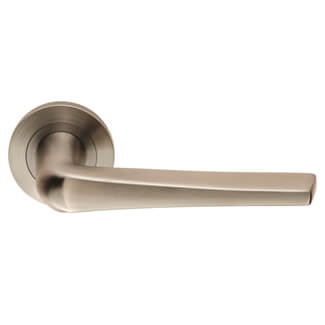 Carlisle Brass Eurospec Steelworx Plaza Chunky Flat Bar Lever on Concealed Rose