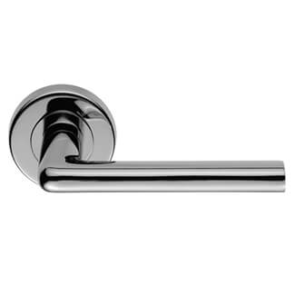 Carlisle Brass Serozzetta Uno Straight Lever Handle on Concealed Round Rose
