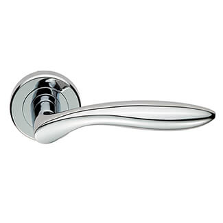 Carlisle Brass Serozzetta Shark Lever Handle on Round Rose