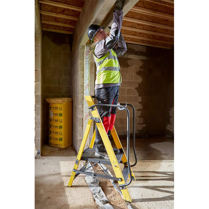 Werner Megastep Fibreglass Stepladder