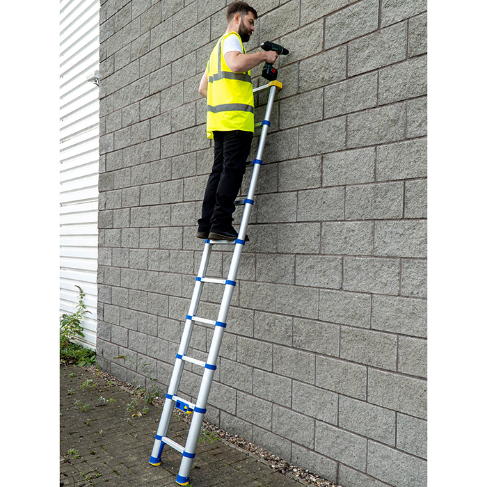 Werner 2.9m Telescopic Soft Close Extension Ladder