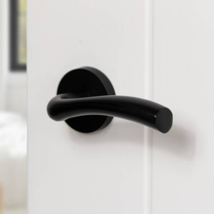 Atlantic Status Texas Lever Door Handle On Round Rose