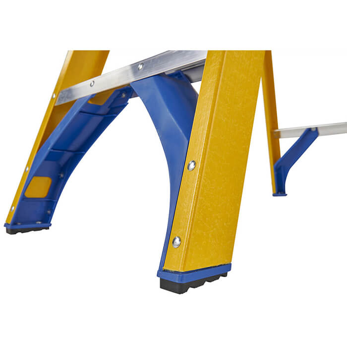 Werner Fibreglass Swingback Stepladders - 4 Tread