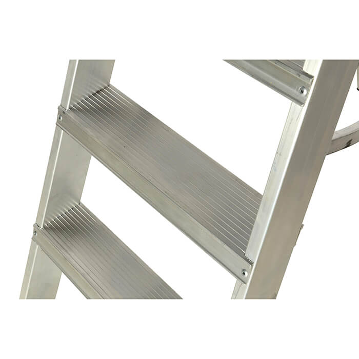 Werner Mastertrade Swingback Aluminium Stepladders -  4 Tread