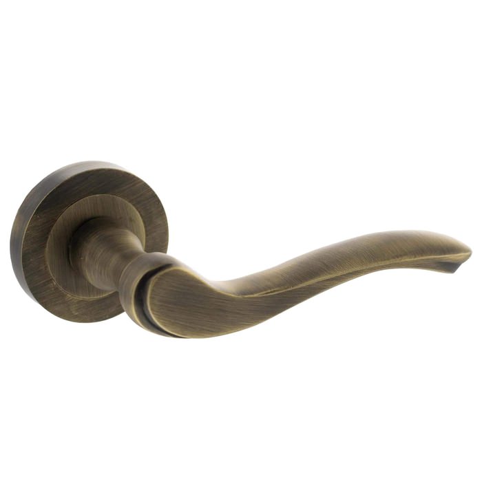 Atlantic Old English Warwick Round Rose Lever Door Handle