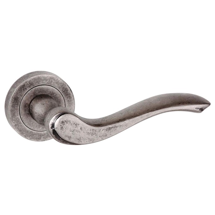 Atlantic Old English Warwick Round Rose Lever Door Handle