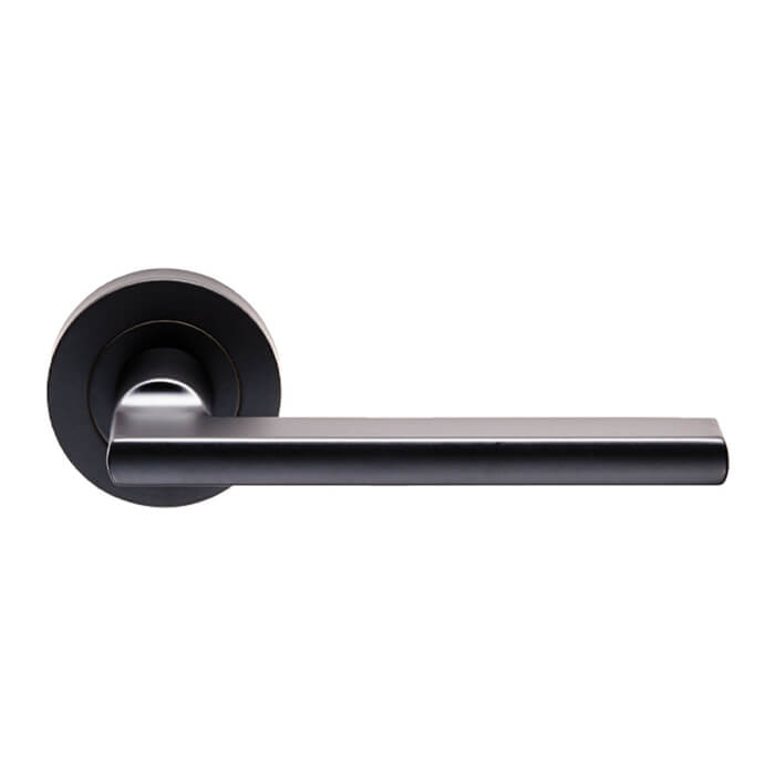 Carlisle Brass Trentino Straight Lever Handle On Round Rose - 124 x 63mm
