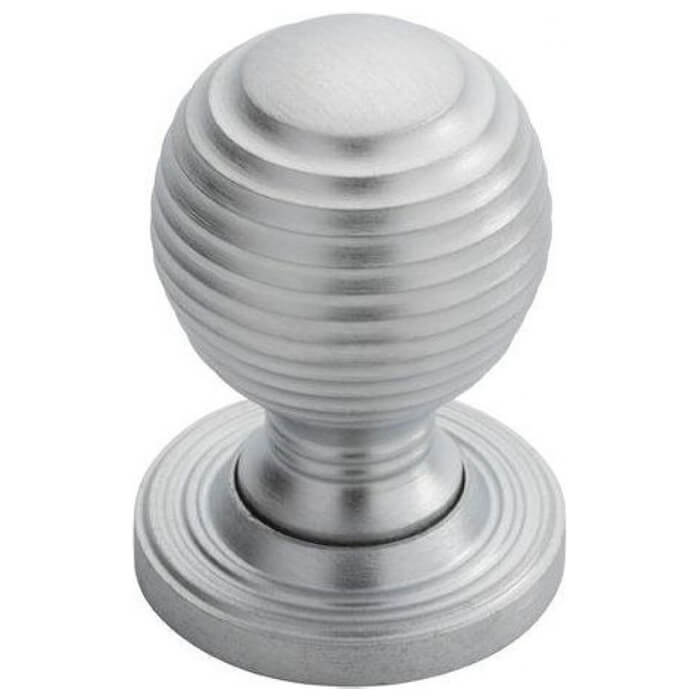 Carlisle Brass Queen Anne 35mm Reeded Ball Knob with Matching Rose